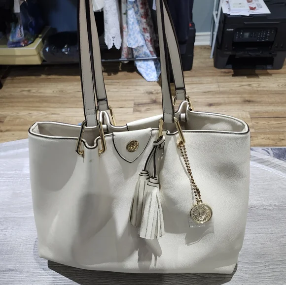 Anne Klein Elegant Cream Tote Bag - Picture 1 of 8